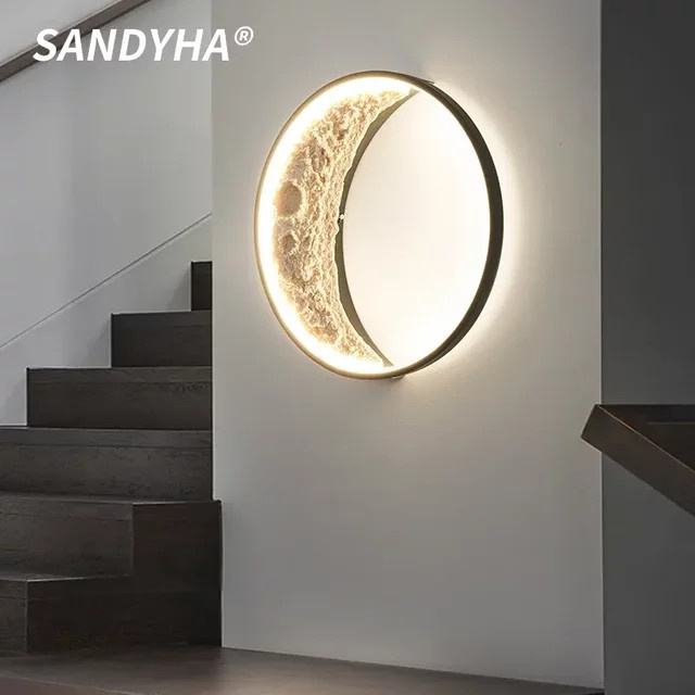 SANDYHA Nordic Wandleuchte mit kreisförmigem Mond-Design aus Harz und Metall, LED-Innenbeleuchtung in Warmweiß für Wohnzimmer, Schlafzimmer und Arbeitszimmer - Bild 1