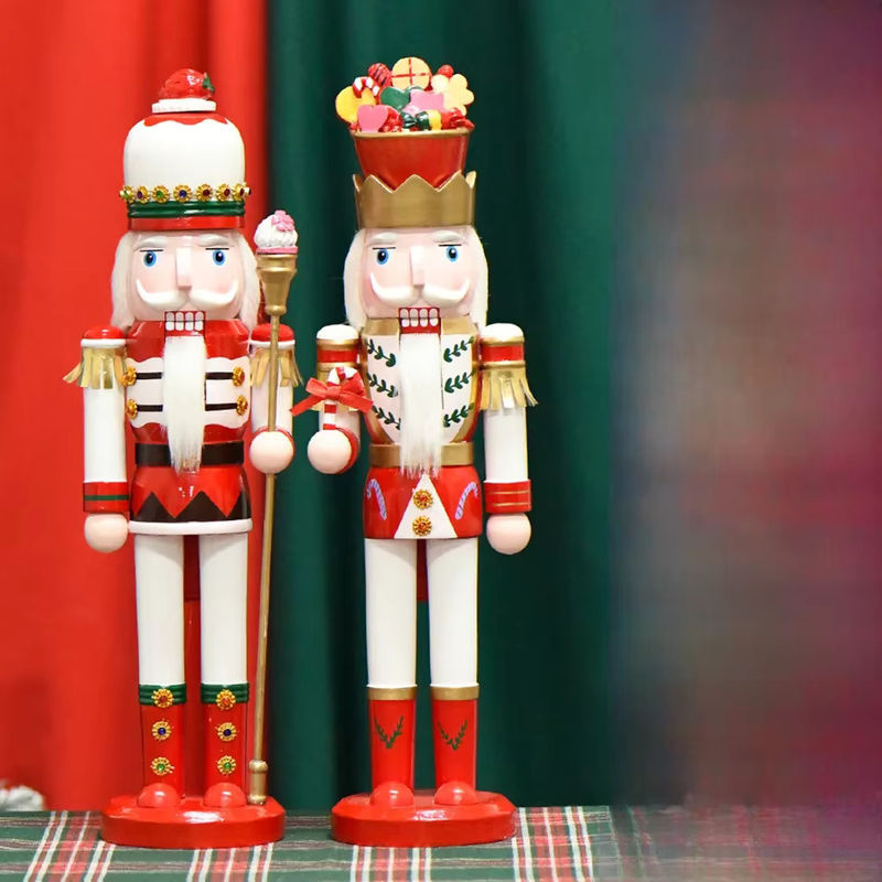 Dekorativer Nussknacker König aus Holz für Weihnachten, mehrfarbig, Höhe: 38 cm - Bild 7