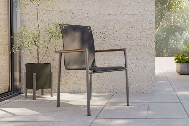 OUTFLEXX Diningsessel aus Edelstahl und Textilene mit Teakholz, anthrazit/grau, B/T/H: 56 x 62 x 90 cm - Bild 1