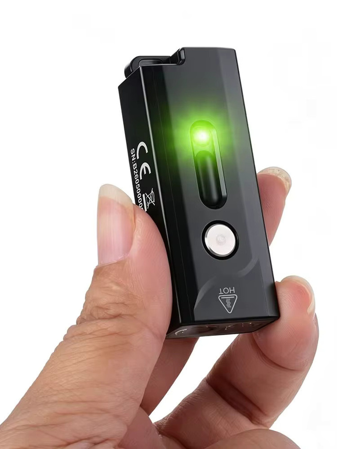 BORUiT A1 LED-Schlüsselanhänger-Taschenlampe in Schwarz mit 580 Lumen, USB-aufladbar, mit Clip, Magnet und Kappenleuchte für Camping und Outdoor - Bild 3