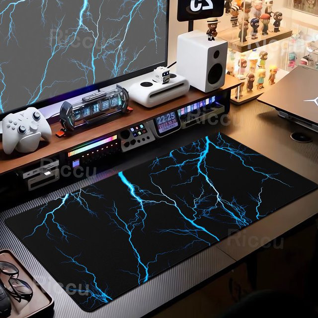Riccu Gaming Mauspad mit Blitzmuster in Schwarz, große Schreibtischunterlage für PC und E-Sport - Bild 1