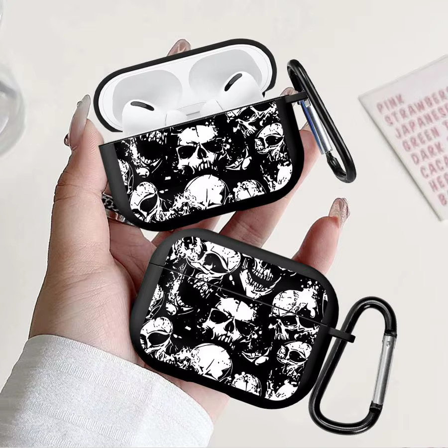 Schutzhülle für Apple AirPods in Schwarz mit Totenkopfmuster - Bild 5