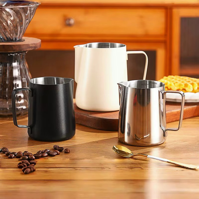 Milchaufschäumkrug aus Edelstahl mit Skala von WUWANLI, 600 ml, für Latte Art und Espresso - Bild 2