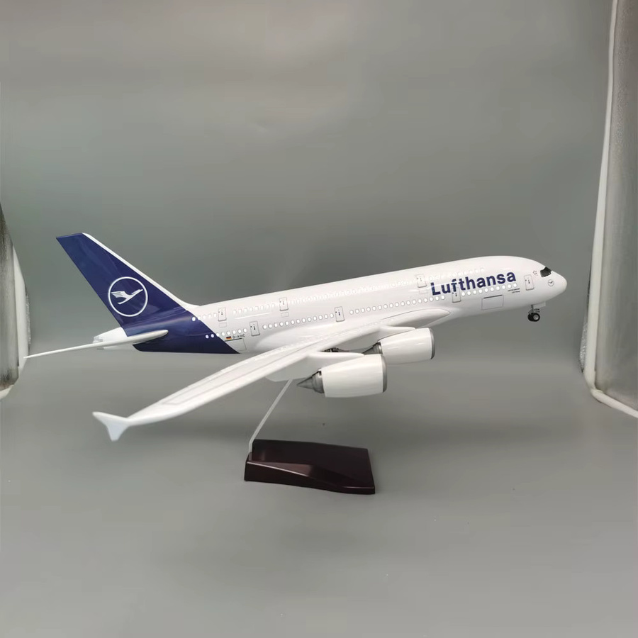 Lufthansa Airlines A380 Modellflugzeug aus Druckguss mit LED-Licht, Spannweite: 47 cm - Bild 2