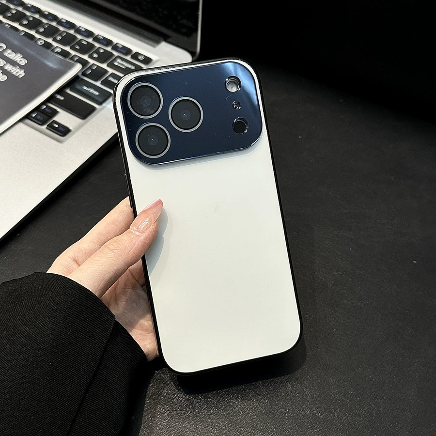 Stoßfeste Kamera-Schutzhülle mit mattierter Rückseite und großem Fenster für iPhone 17, 16, 15, 14, 13 Pro Max in Weiß - Bild 3