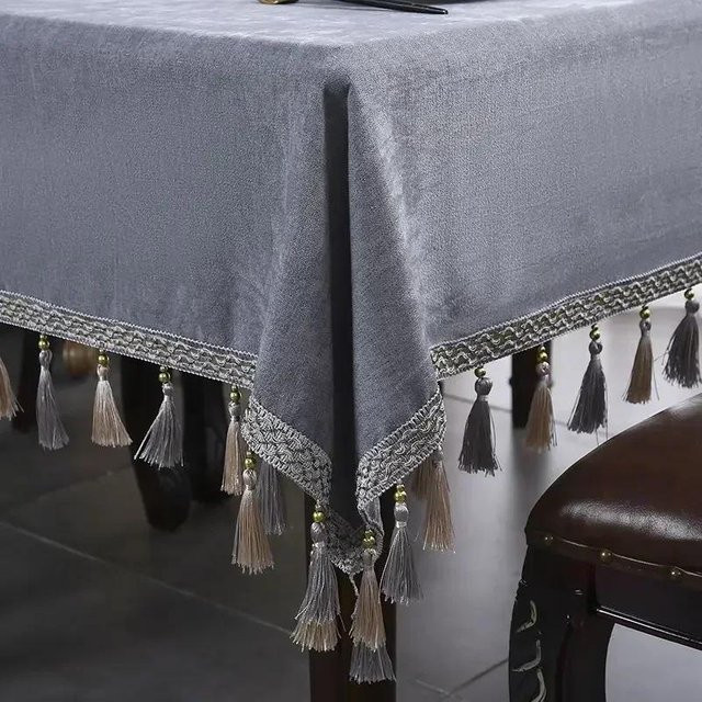 Rechteckige Jacquard Tischdecke von Fancy Style Studio in Grau mit floralem Muster, B/T: 140 x 140 cm - Bild 1