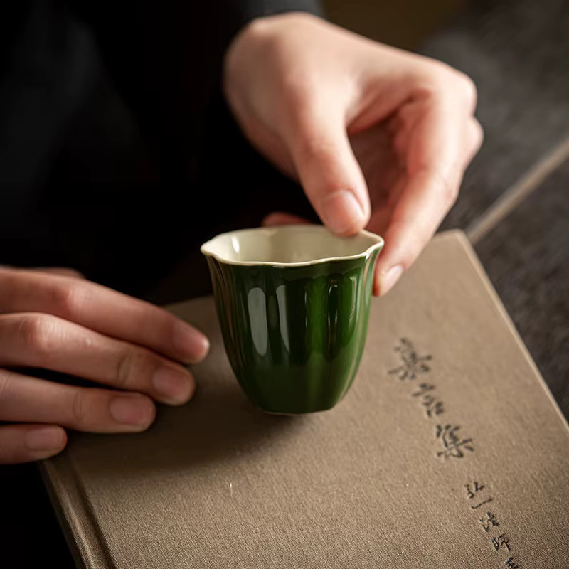 Smaragdgrüne Teetasse aus Keramik im Retro-Design für dein Kung-Fu-Teeset - Bild 5