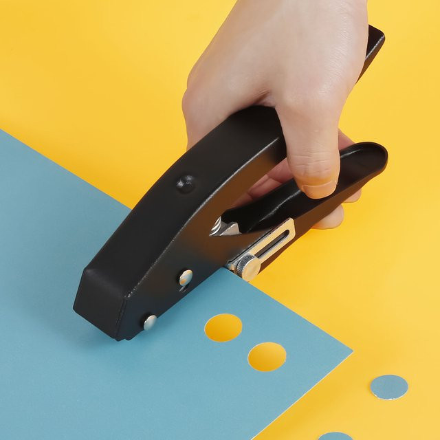 Einzellocher in Schwarz aus Metall für präzise 15 mm runde Löcher und Kantenanleimungen - Bild 1