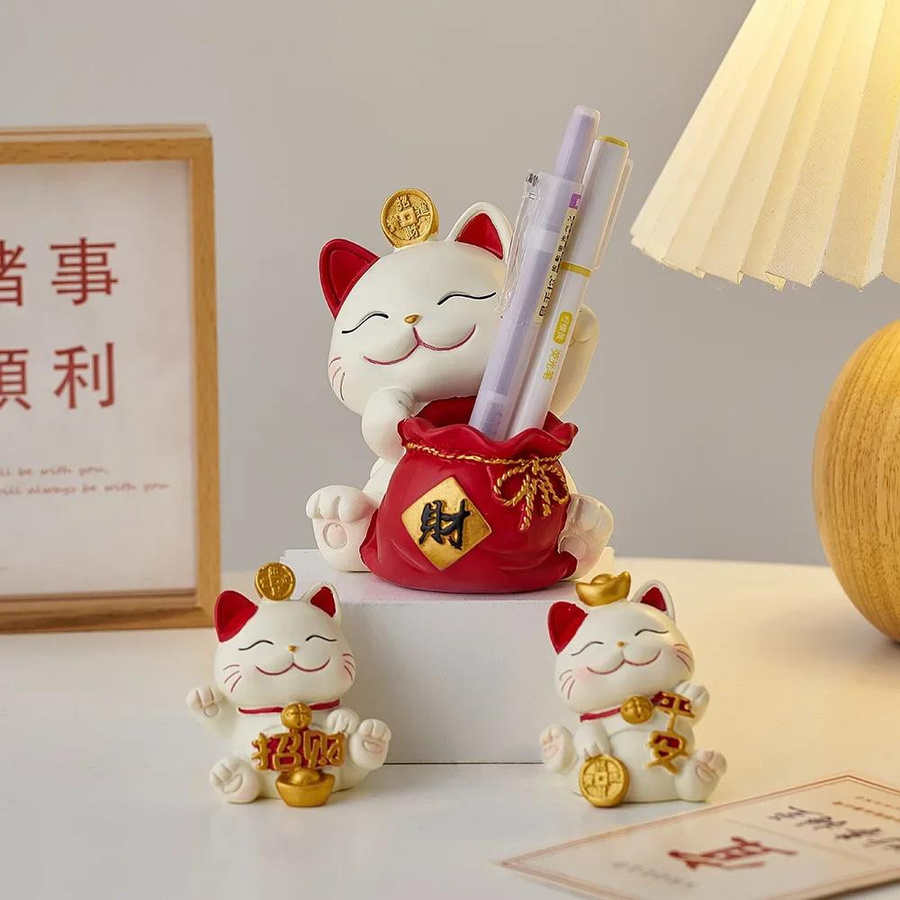 Maneki Neko Glückskatzen-Figuren von Yiran Furniture im modernen Stil aus Harz als Tischornament und Heimdekoration - Bild 2