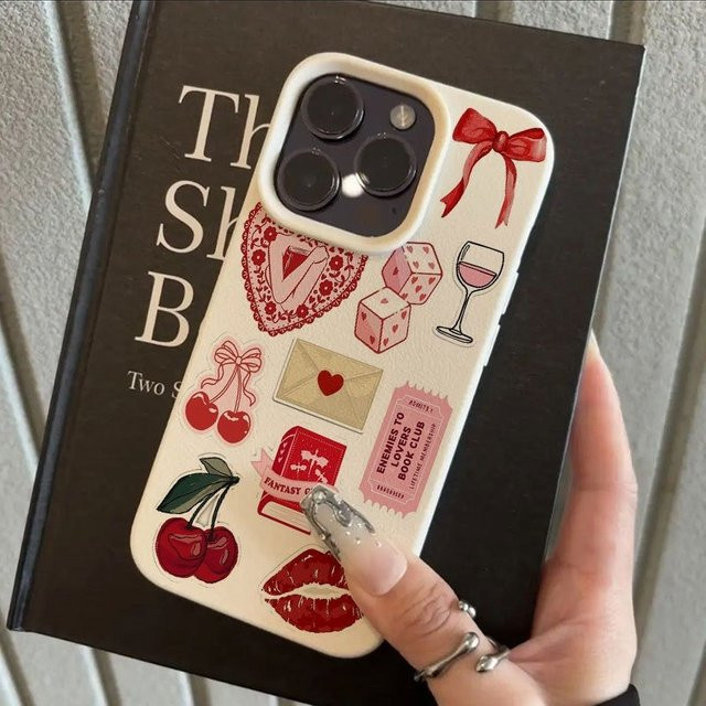 Handyhülle mit Collagen-Muster und Lychee-Struktur für Apple iPhone 17, 16, 15 Pro Max Plus Series in Rot und Beige - Bild 1