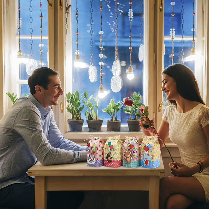 Niedliche Papierboxen in Multicolour für Süßigkeiten und Kekse als Geschenkverpackung für Valentinstag oder Partys - Bild 3