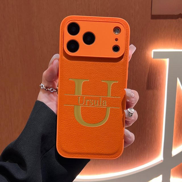 Personalisierte Handyhülle aus Kunstleder mit Großbuchstaben für Apple iPhone 17 16 15 14 13 12 11 Pro Max Plus Air in Mehrfarbig - Bild 1