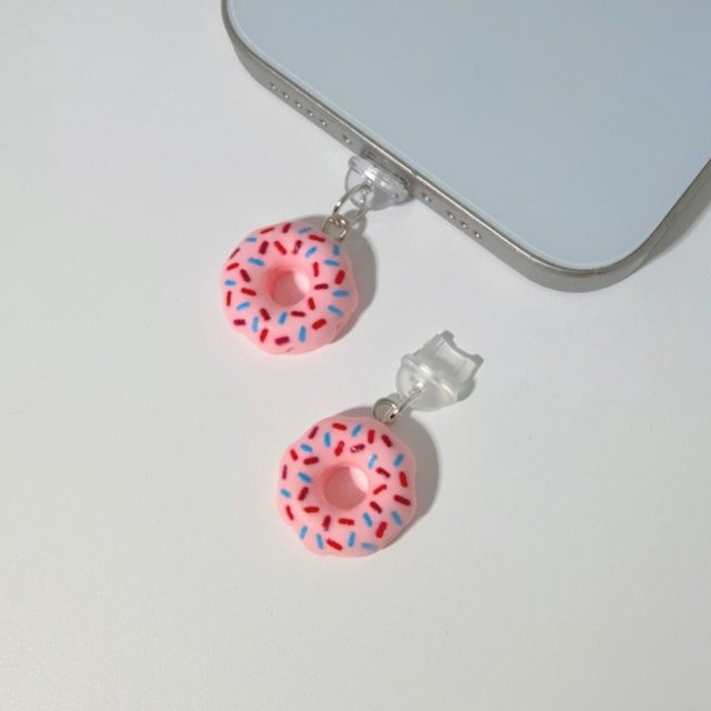 Rosa Donut-förmiger Staubstopfen für Micro-USB-Anschlüsse und iPhone-Kopfhörer als DIY-Anhänger oder Ornament - Bild 1
