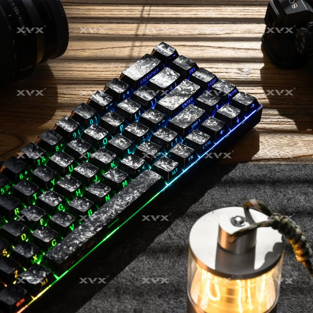 XVX Tastenkappen in Schwarz, geschmiedetes Carbon Matte PBT im Cherry-Profil mit Seitendruck für 61/68/87/100 Tastaturen - Bild 1