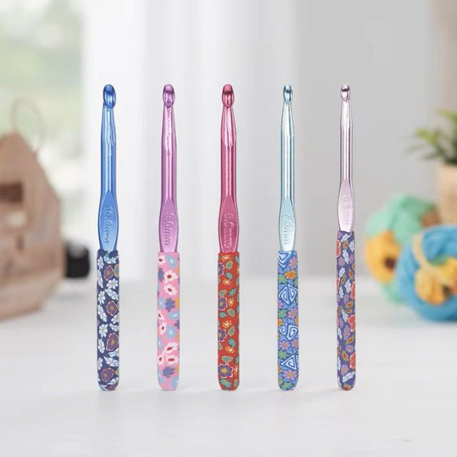 5-teiliges Set farbige Aluminium-Häkelnadeln in verschiedenen Größen von QJH, Multicolour - Bild 1
