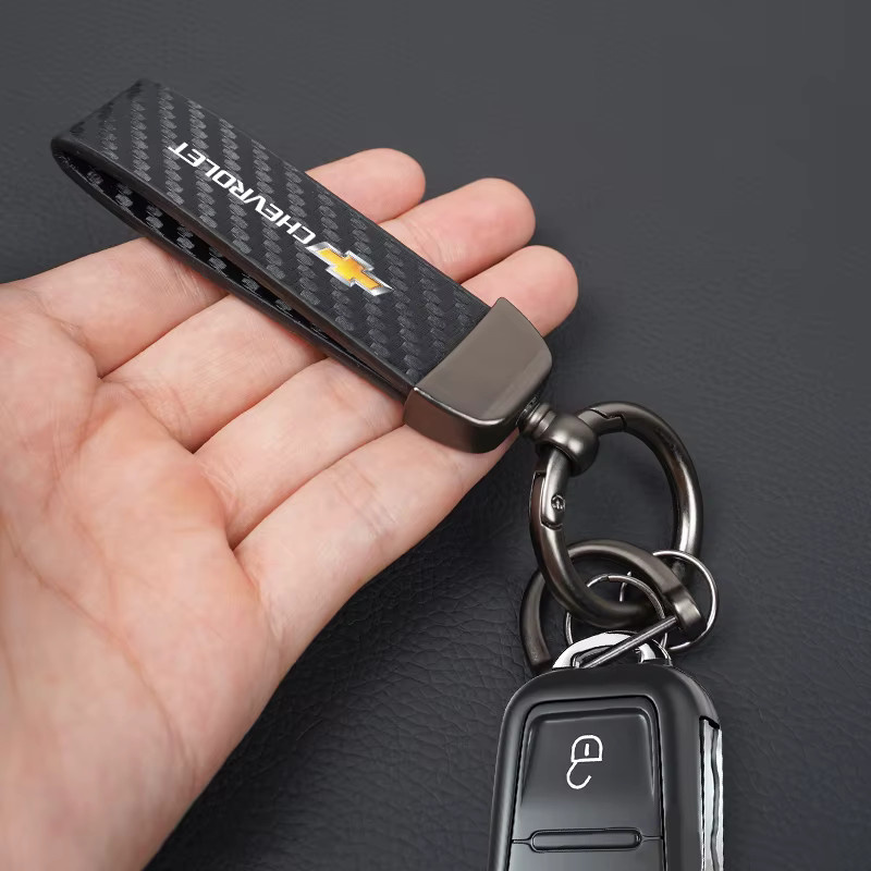 Chevrolet Schlüsselanhänger, Kohlefaser-Leder, Wildleder - Bild 4