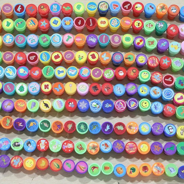Fashnics 10 Stück Selbstfärbende Kinderstempel Set mit Smiley Motiven in Blau und Multicolour für Scrapbooking und DIY Malerei - Bild 1