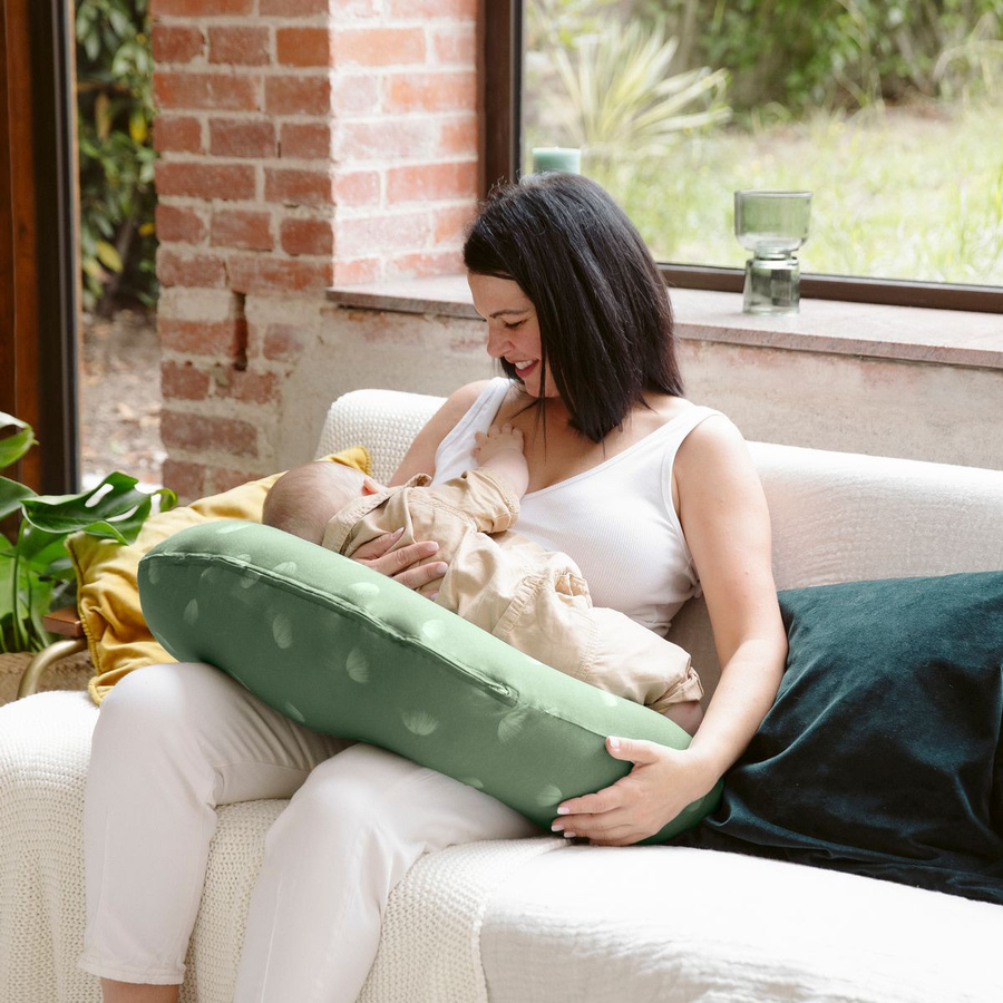 Babymoov Stillkissen 2 in 1 B-Love Crescent mit Mikroperlen-Füllung und 2 Organic-Bezügen in Wind Green - Bild 5