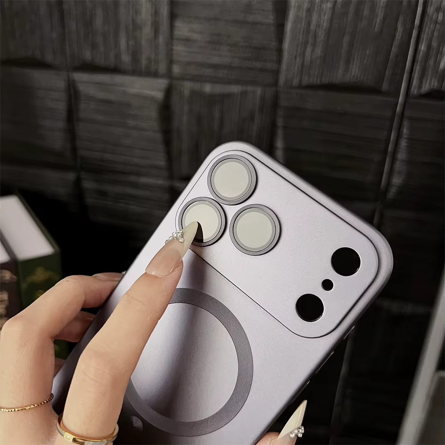 MagSafe Wireless-Ladehülle für Apple iPhone 12 bis 17 Pro Max mit Silikon-Glaslinsenschutz in Silver - Bild 3