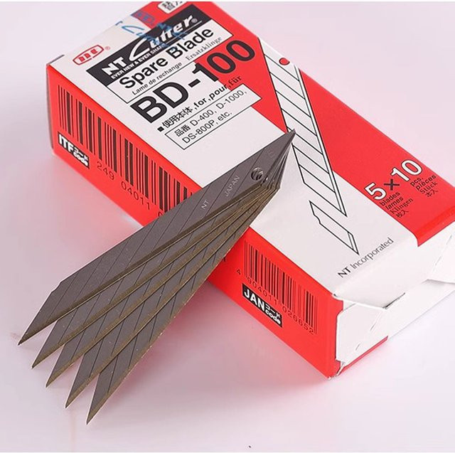NT Cutter BD-100 Japanisches Grafik-Schneidemesser mit 9 mm Klingenbreite und 30 Grad Winkel für Tapeten, Autofolien und Leder - Bild 1
