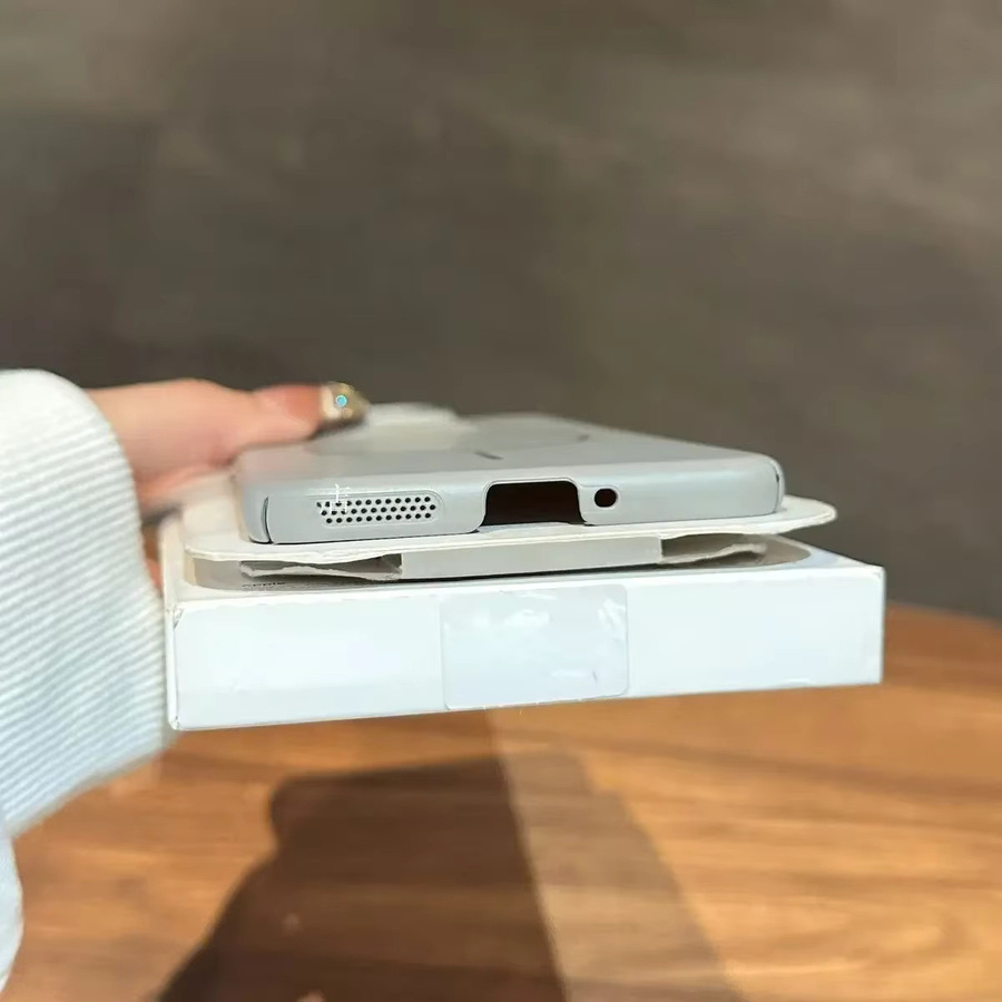 Mattierte MagSafe Schutzhülle aus hartem PC für Motorola MOTO Signature Edge, 70 Ultra, 60, 50 NEO und X70 Air Pro in Pink - Bild 3