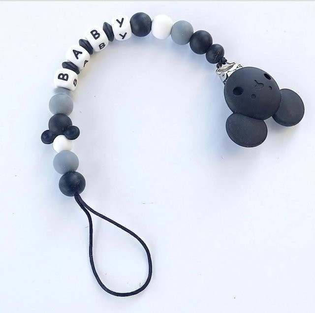Personalisierte Baby Schnuller Kette aus Silikon mit Gravur von Panplay als Beißring und Halter für Neugeborene - Bild 1