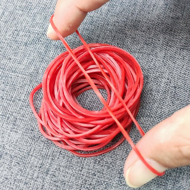 300 Stück elastische Gummibänder in Rot, Durchmesser: 40 mm, robuste Gummiringe für Briefpapier und Bürobedarf - Bild 1