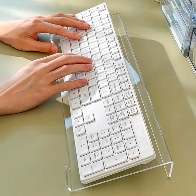 Ergonomische Tastaturablage für deinen Arbeitsplatz in Transparent oder Schwarz - Bild 1
