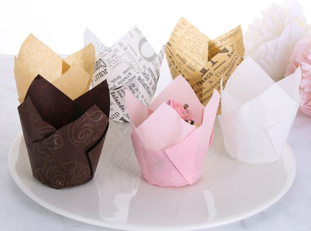 50 Stück Cupcake Muffin Liner im Zeitung-Stil aus Papier, Mehrfarbig, Runde Backförmchen für Hochzeit und Party - Bild 1