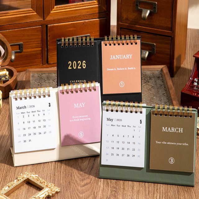Englischer Tischkalender 2026 mit motivierenden Zitaten in Gelb für Erwachsene als Monatsplaner und Memo - Bild 1