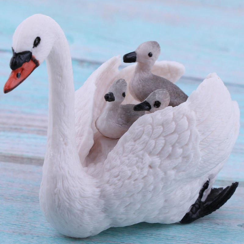 Weiße Schwanenfigur mit Schwänenküken als dekoratives Tiermodell aus Kunstharz - Bild 4