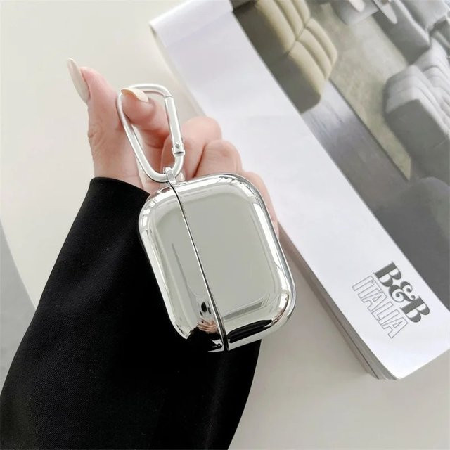 Galvanisierte TPU-Schutzhülle für Apple AirPods 4, 3, 2, 1 und Pro 2 in Silber mit Haken - Bild 1