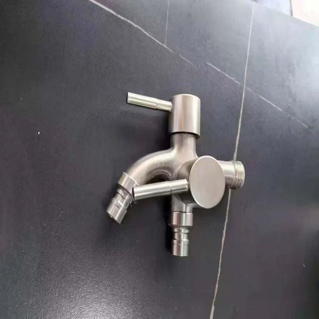 Multifunktionaler Waschwasserhahn mit Doppelauslass aus Edelstahl in Silber - Bild 1