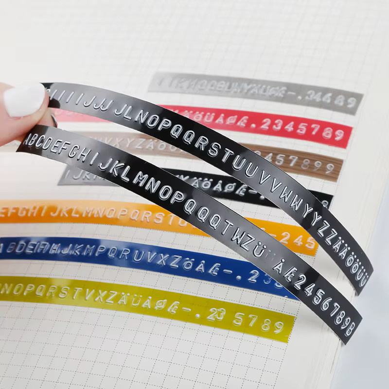 Motex 3D-Prägeetiketten-Nachfüllband aus PVC für Etikettiergeräte in Pink und Multicolour, kompatibel mit E101, 1610, 12965 und 1880, erhältlich in 6 mm, 9 mm und 12 mm Breite - Bild 2