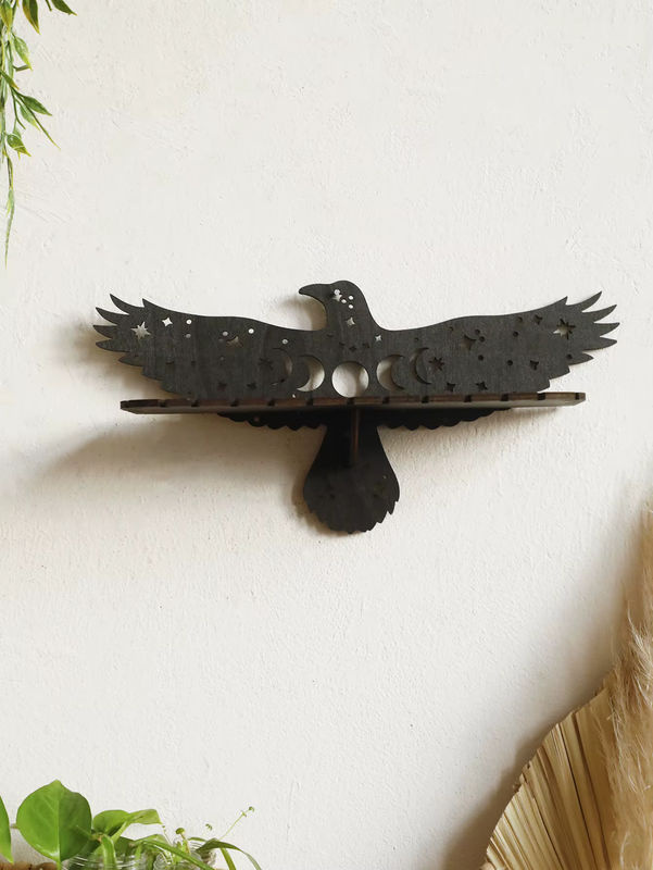 Schwebendes Wandregal in Adlerform aus Holz in Schwarz als rustikale Dekoration - Bild 4