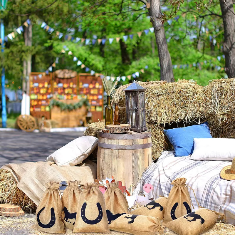 5-teiliges Set Geschenktüten mit Western-Pferd und Hufeisen-Muster von HGDTFF in Beige aus Papier und Jute für deine Cowboy-Geburtstagsparty - Bild 4