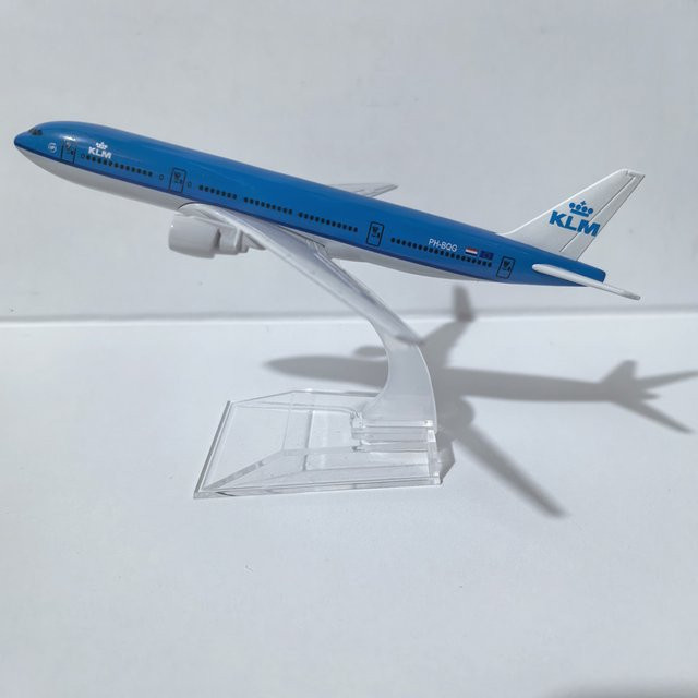 JASON TUTU KLM Royal Dutch Airlines B777 Flugzeugmodell aus Metall in Blau, Größe: 16 cm - Bild 1