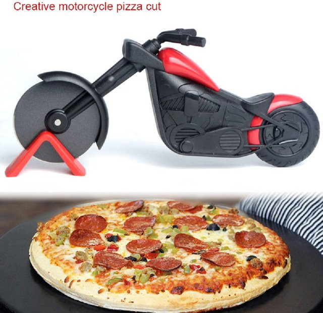 Kreativer Pizzaschneider in Motorrad-Design aus Edelstahl und Kunststoff für Pizza und Roller - Bild 1