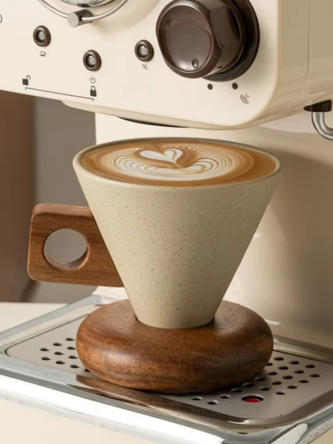 JUSTINLAU Keramik-Kaffeetasse mit Holzsockel und Griff in Beige, Retro-Design aus Keramik und Holz - Bild 7