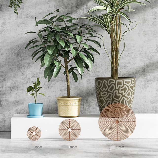 Blumentopf Bodenschutz aus Metall mit Nägeln als Pflanzenschutz und Abdeckung - Bild 1