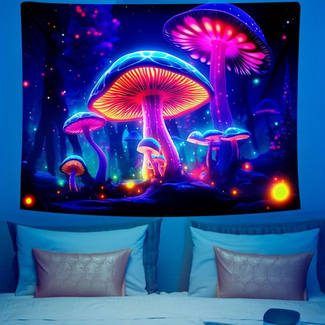 VIKAMA Enchanted Glow-in-the-Dark Pilz-Wandteppich mit floralem Design in Multicolour - Bild 1