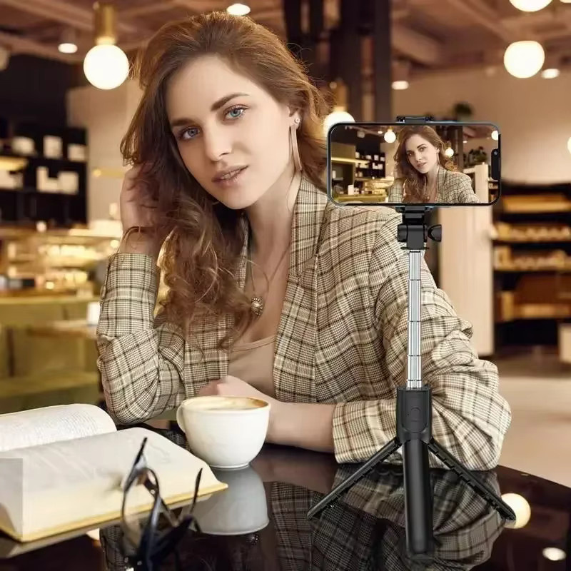 OLOEY 360-Grad Selfie-Stick mit Stativ und Telefonhalter in Schwarz - Bild 2
