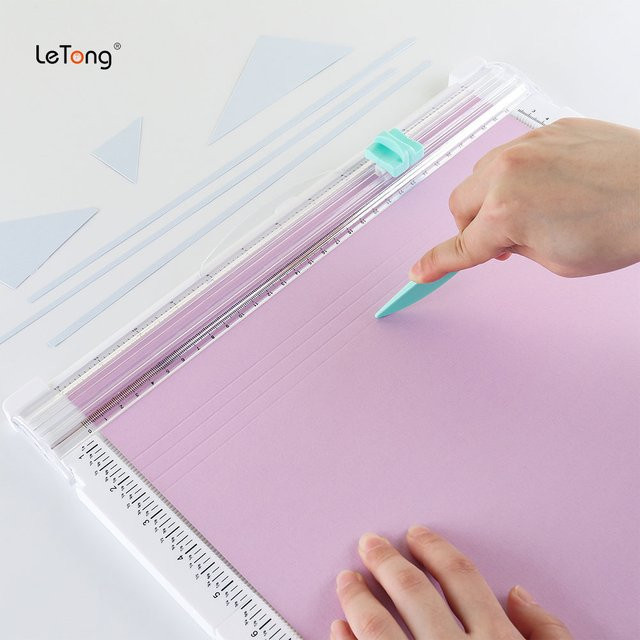 Papierschneider und Rillenbrett als Faltmaschine für DIY Scrapbooking und Kartenherstellung in Weiß - Bild 1