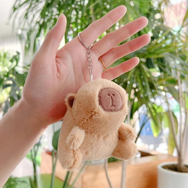 Yiran Health & Beauty Capybara Plüsch Schlüsselanhänger, Stoffpuppe, ab 6 Jahren - Bild 1