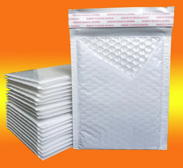 50 Stück selbstklebende Perlglanz-Versandtaschen aus weißer Luftpolsterfolie mit Schaumstoffschutz - Bild 1