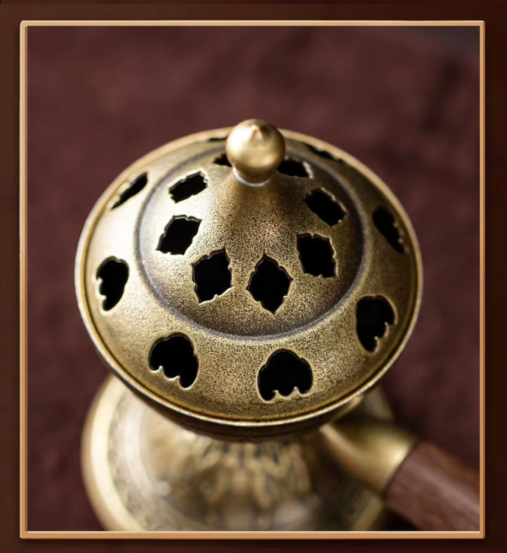 CANYAN Rotierendes Räuchergefäß aus Messing in Gold, Orientalisches Design, Rund und Stehend - Bild 3