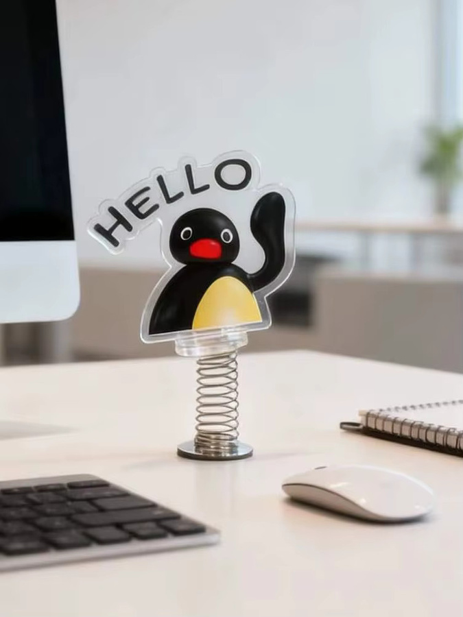 Hasbro Pingu Spring Standee, 2D doppelseitiger Acryl-Ständer, Desktop-Dekoration - Bild 4