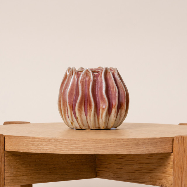 Keramikvase Blume2000 in Weiß/Rosa mit organischem Design für den Tisch - Bild 1