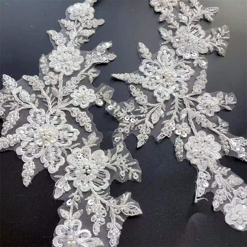 R SMEALE Paar weiße Blumen-Aufnäher mit Perlen-Pailletten und Spitze sowie Spiegel-Applikation für DIY-Hochzeitszubehör, Breite: 33,5 cm, Tiefe: 16 cm - Bild 5