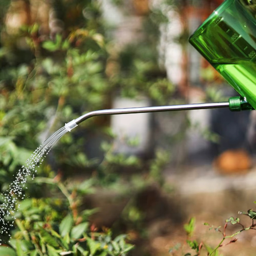 Tragbare Gießkanne mit langem Auslauf in Grün für Garten und Büro - Bild 3